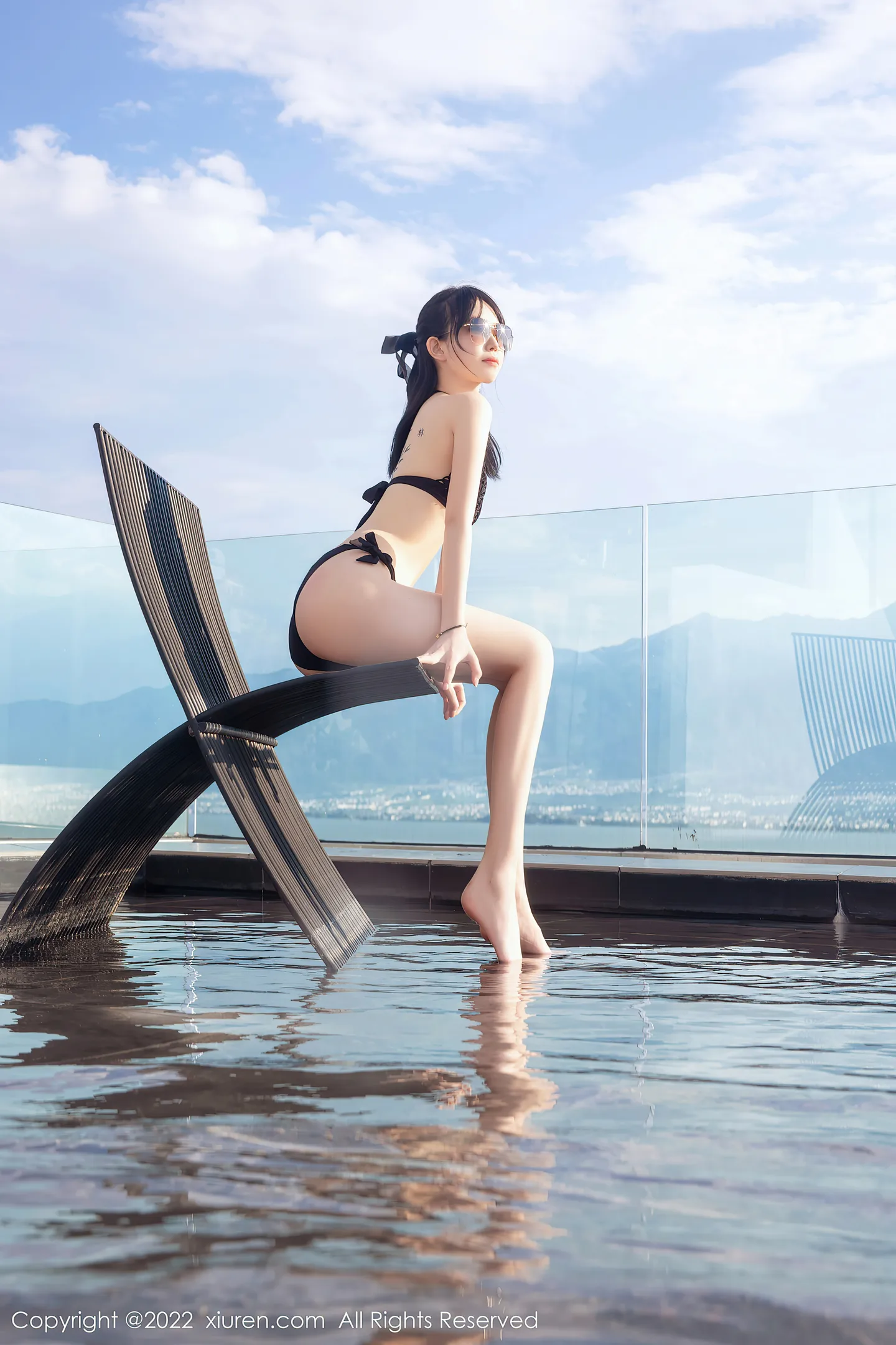 图片[3]-[XiuRen秀人网] VOL.5422 模特奶瓶大理旅拍泳池性感黑色比基尼秀曼妙身姿迷人诱惑写真75P-秀人网官方网站